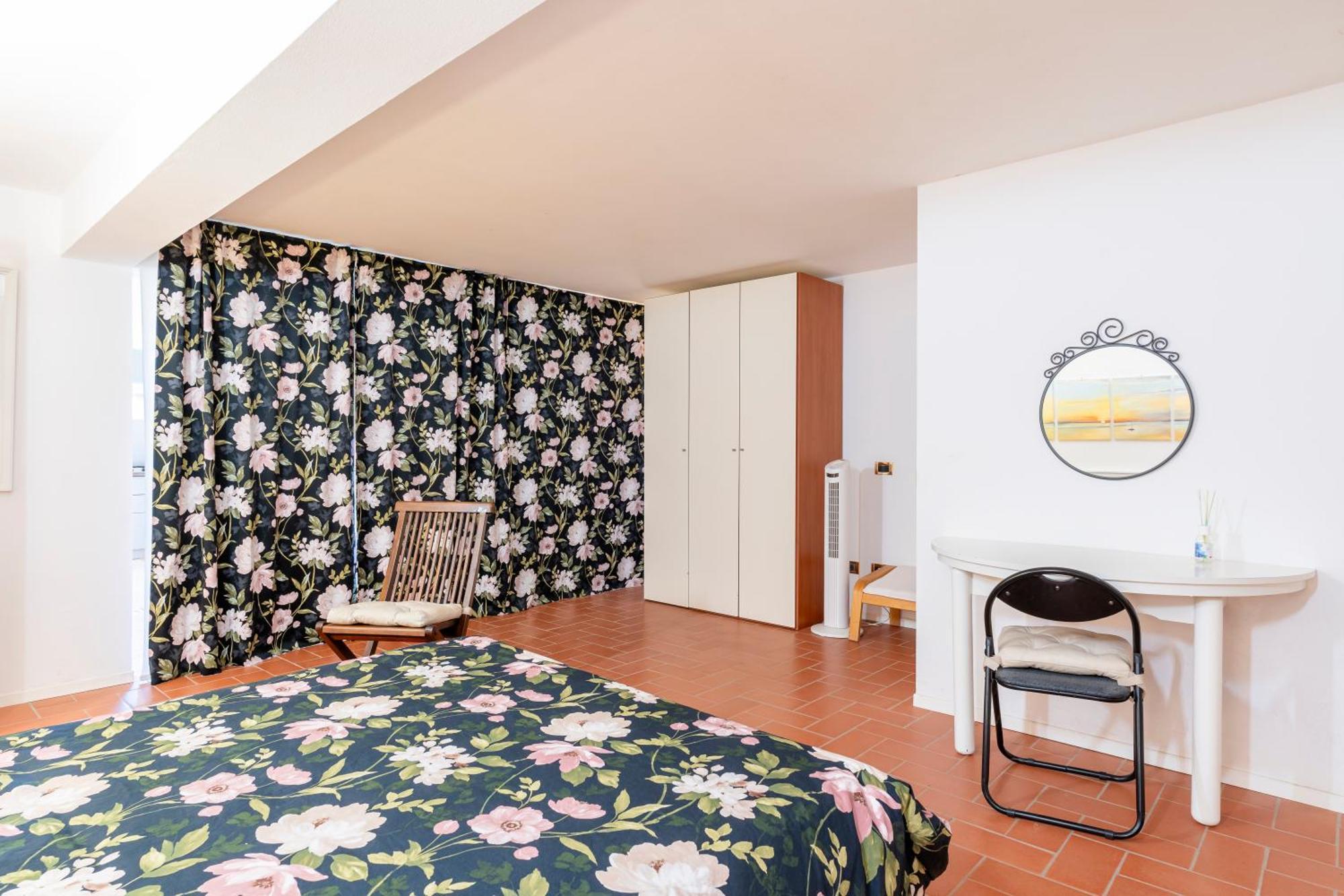 Tra Mare E Bosco Nella Splendida Quercianella Villa Room photo